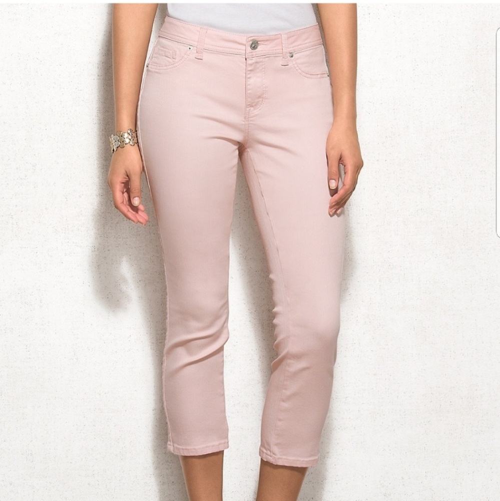 {Dress Barn} Signature Fit Ankle Jeans